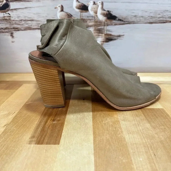 STEVEN MADDEN SLATER TAUPE HEELS SIZE 10 - Picture 5 of 8